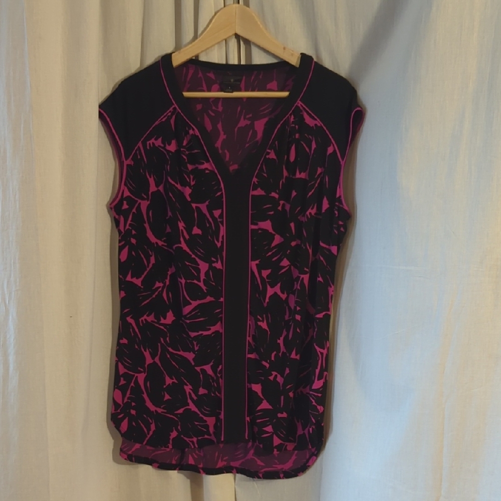 Worthington Purple Sleeveless Fitted Graphic Blouse